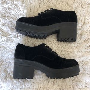 Urban Outfitters Sadie Velvet Bubble Toe Oxford